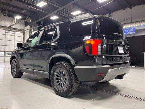 Crystal Black Pearl 2026 Honda Passport TrailSport