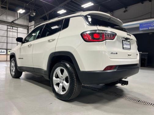 White Clearcoat 2019 Jeep Compass Latitude