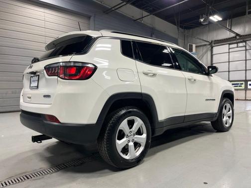 White Clearcoat 2019 Jeep Compass Latitude