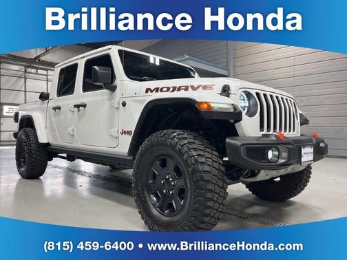 Bright White Clearcoat 2023 Jeep Gladiator Mojave