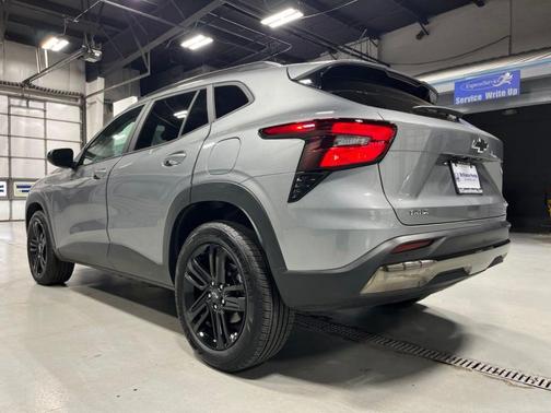 Sterling Gray Metallic 2024 Chevrolet Trax ACTIV
