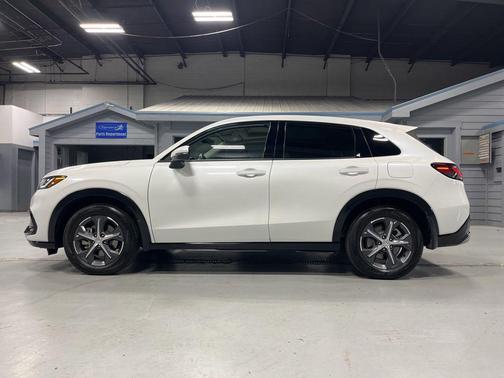 Platinum White Pearl 2025 Honda HR-V EX-L