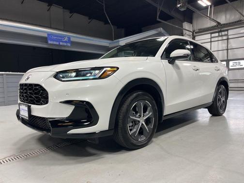 Platinum White Pearl 2025 Honda HR-V EX-L