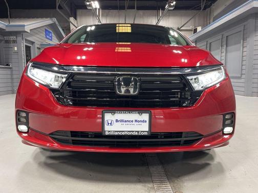 Radiant Red Metallic II 2024 Honda Odyssey EX-L