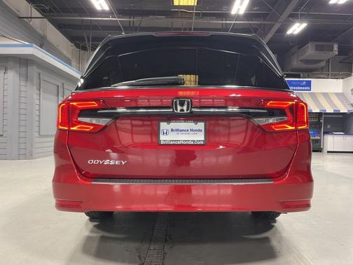 Radiant Red Metallic II 2024 Honda Odyssey EX-L