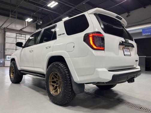 Super White 2017 Toyota 4Runner TRD Pro