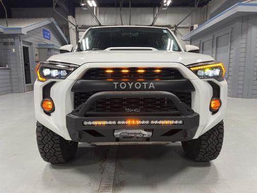 Super White 2017 Toyota 4Runner TRD Pro