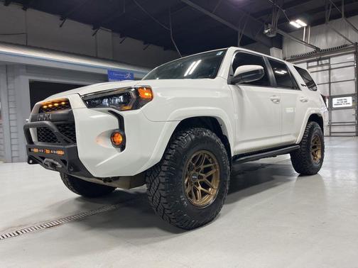 Super White 2017 Toyota 4Runner TRD Pro