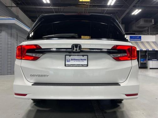 Platinum White Pearl 2021 Honda Odyssey LX