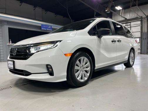 Platinum White Pearl 2021 Honda Odyssey LX