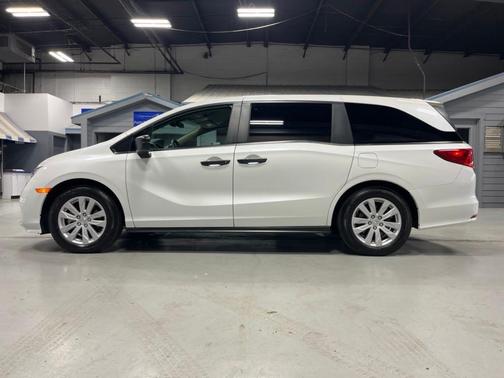 Platinum White Pearl 2021 Honda Odyssey LX
