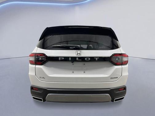 Platinum White 2026 Honda Pilot Touring