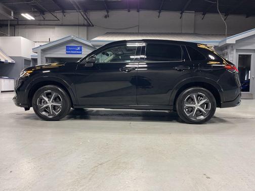 Crystal Black Pearl 2024 Honda HR-V EX-L