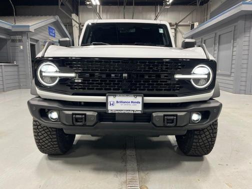 Oxford White 2023 Ford Bronco Badlands
