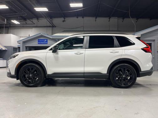 Platinum White 2026 Honda CR-V Hybrid Sport Touring