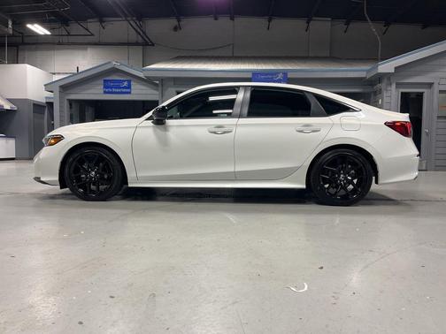 Platinum White Pearl 2026 Honda Civic Sport