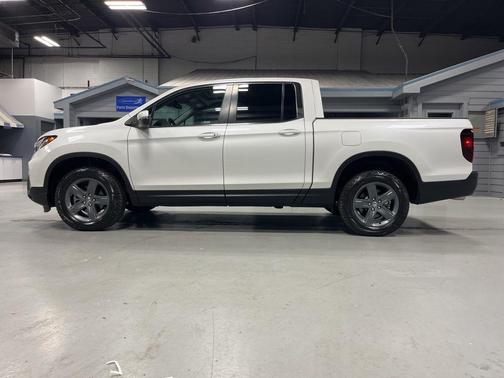 Platinum White Pearl 2023 Honda Ridgeline RTL
