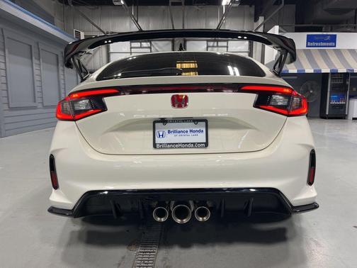 Championship White 2024 Honda Civic Type R Base