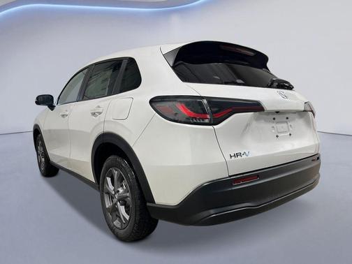Platinum White 2026 Honda HR-V LX