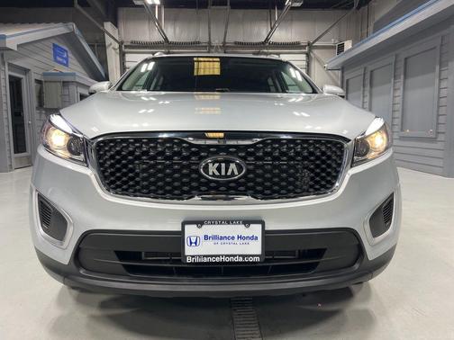 Sparkling Silver 2017 Kia Sorento LX
