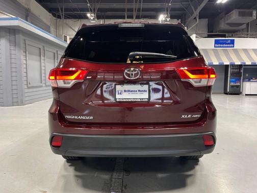 Ooh La La Rouge Mica 2018 Toyota Highlander XLE