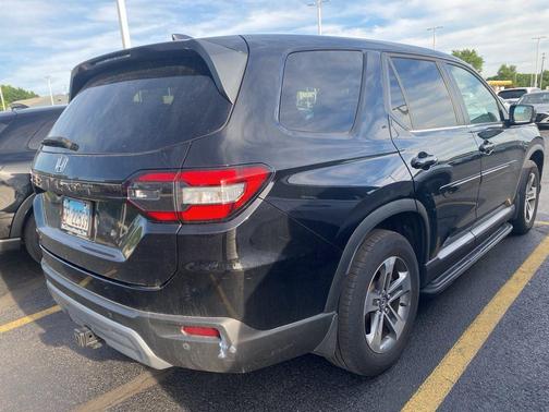 Crystal Black Pearl 2024 Honda Pilot EX-L