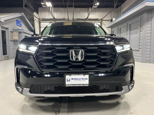 Crystal Black Pearl 2024 Honda Pilot EX-L