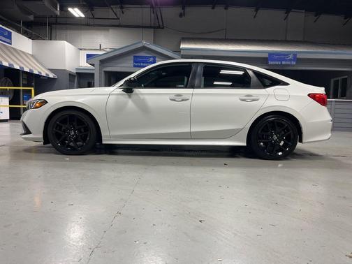 Platinum White Pearl 2024 Honda Civic Sport