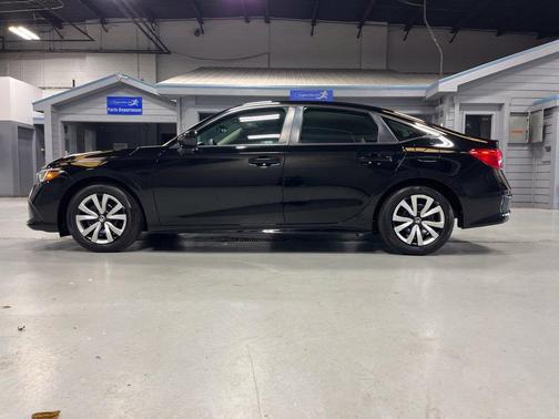 Crystal Black Pearl 2024 Honda Civic LX