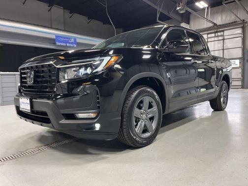 Crystal Black Pearl 2023 Honda Ridgeline RTL-E