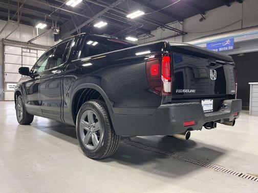Crystal Black Pearl 2023 Honda Ridgeline RTL-E
