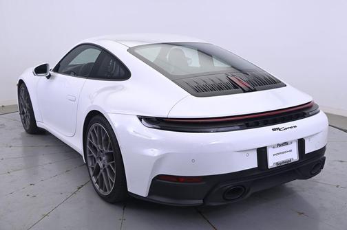2025 Porsche 911 Carrera