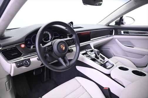 2023 Porsche Panamera E-Hybrid Turbo S