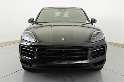 2024 Porsche Cayenne Base (Tiptronic)