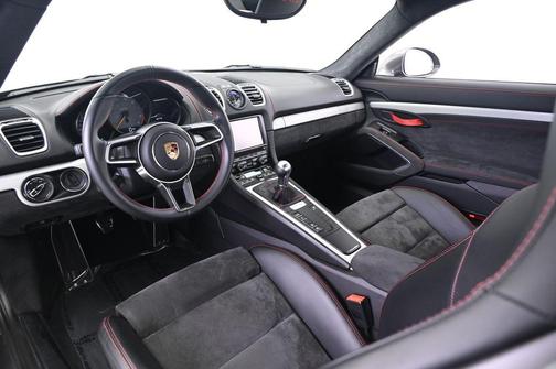 2016 Porsche Cayman GT4