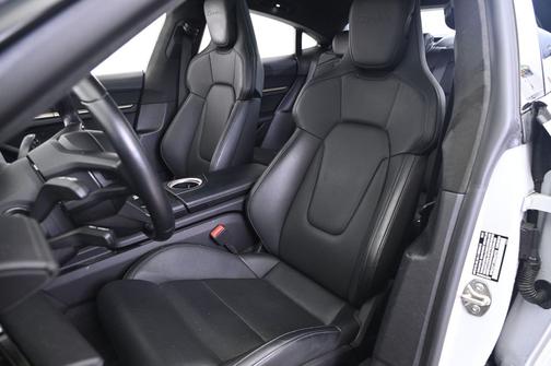 2021 Porsche Taycan Turbo