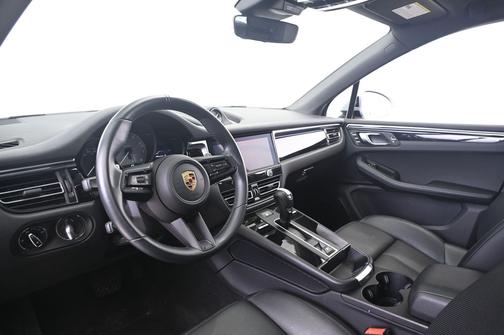 Silver Metallic 2023 Porsche Macan Macan