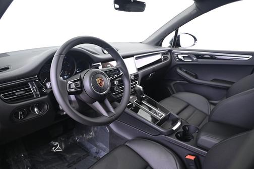 Volcano Grey Metallic 2026 Porsche Macan Macan