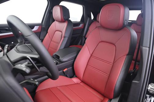 Chromite Black Metallic 2026 Porsche Cayenne Cayenne
