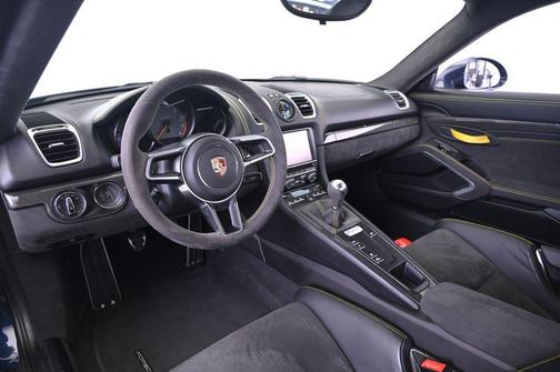 2016 Porsche Cayman GT4
