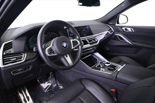 2022 BMW X6 M50i
