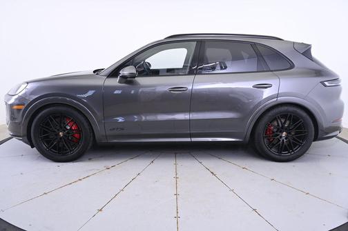 2026 Porsche Cayenne GTS