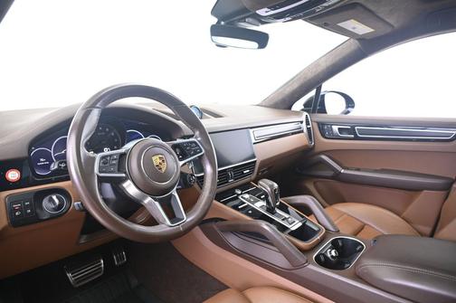 Moonlight Blue Metallic 2023 Porsche Cayenne GTS