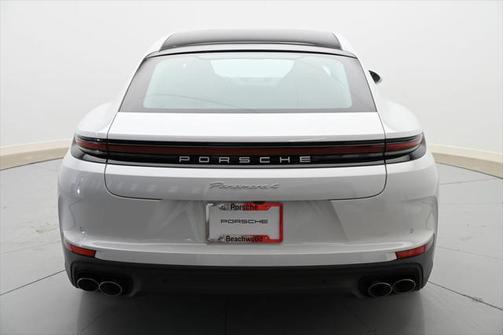 2024 Porsche Panamera 4