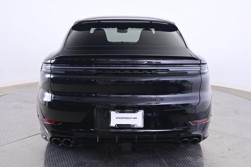 Chromite Black Metallic 2026 Porsche Cayenne GTS