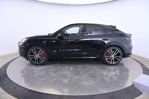 Chromite Black Metallic 2026 Porsche Cayenne GTS