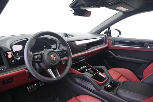 Chromite Black Metallic 2026 Porsche Cayenne GTS