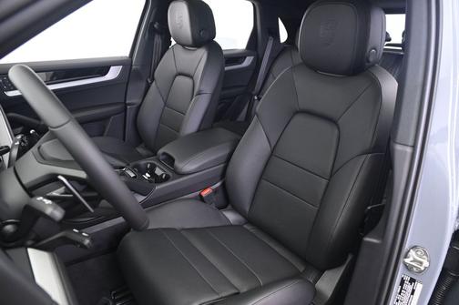 Arctic Grey 2026 Porsche Cayenne Cayenne