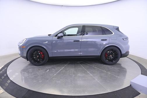 Arctic Grey 2026 Porsche Cayenne Cayenne S E-Hybrid