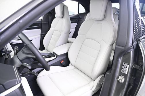 2025 Porsche Macan 4S